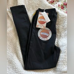 Women’s new with tag, VIP jeans, sculpt and stretch size 1314 black